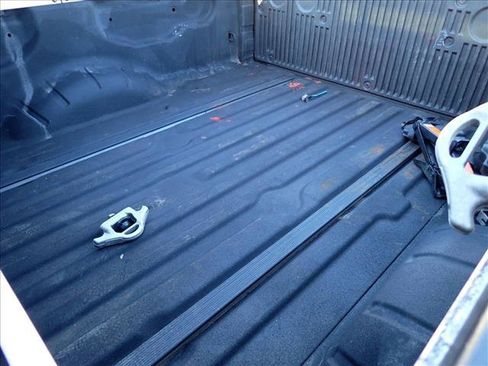 Used 2020 Nissan Titan SL w/ Moonroof Package image 9