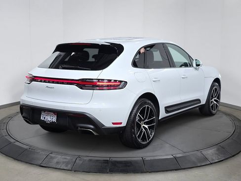 Certified 2026 Porsche Macan AWD/4WD image 7