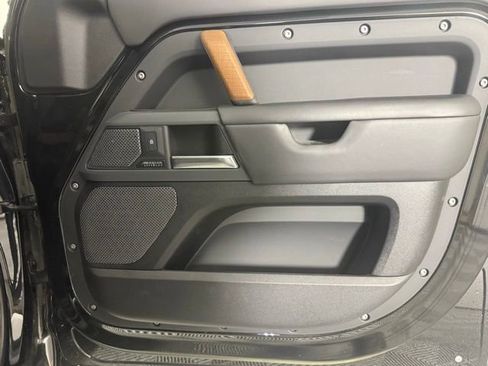 Used 2023 Land Rover Defender 110 X image 31