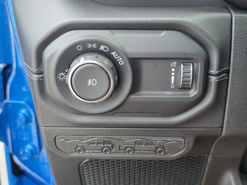 New 2026 Jeep Wrangler Unlimited Sahara AWD/4WD image 29