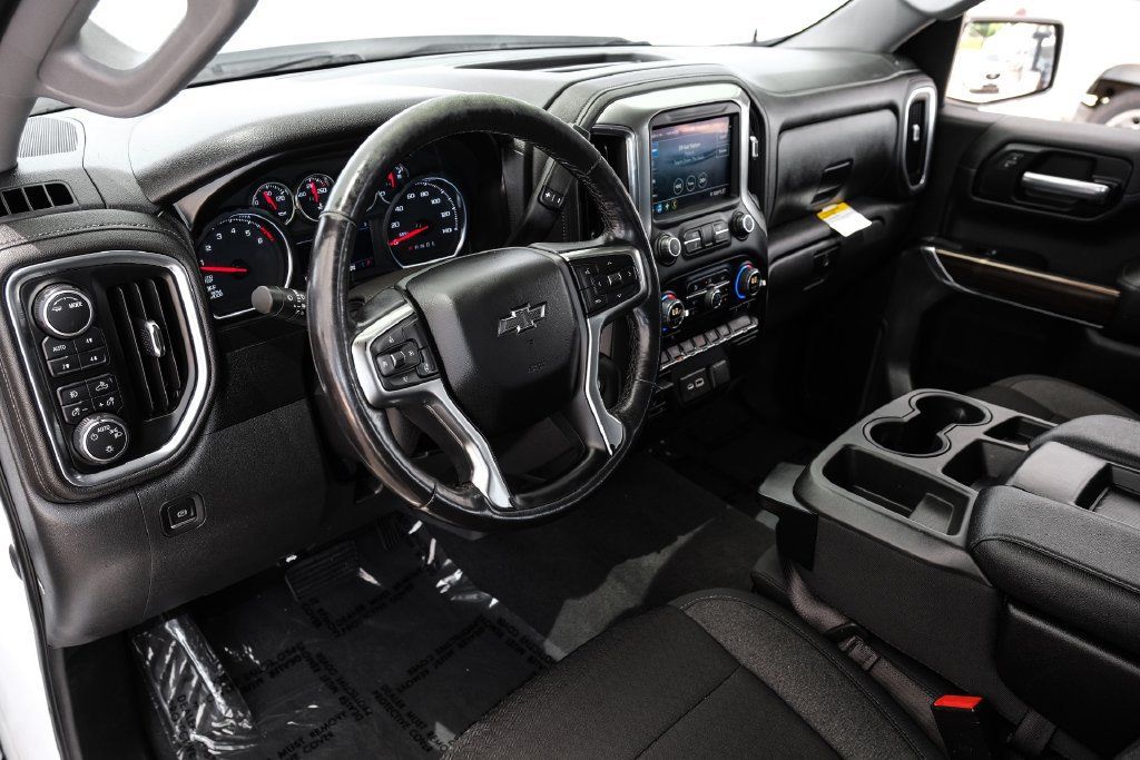 Used 2021 Chevrolet Silverado 1500 RST AWD/4WD image 2