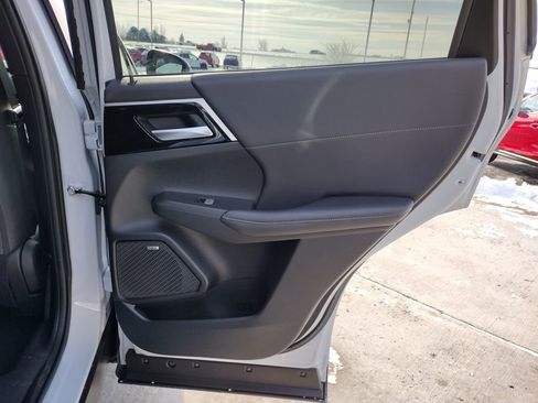 New 2026 Mitsubishi Outlander AWD image 34