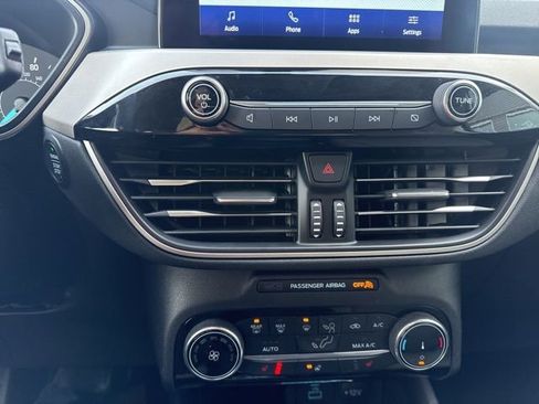 Certified 2022 Ford Escape SE w/ Cold Weather Package image 20