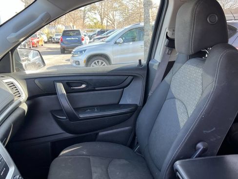 Used 2015 GMC Acadia SLE image 16