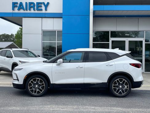 Used 2023 Chevrolet Blazer Premier w/ Driver Confidence II Package image 2