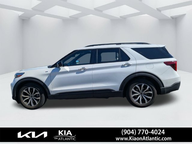 Used 2022 Ford Explorer ST-Line w/ Class IV Trailer Tow Package RWD image 6