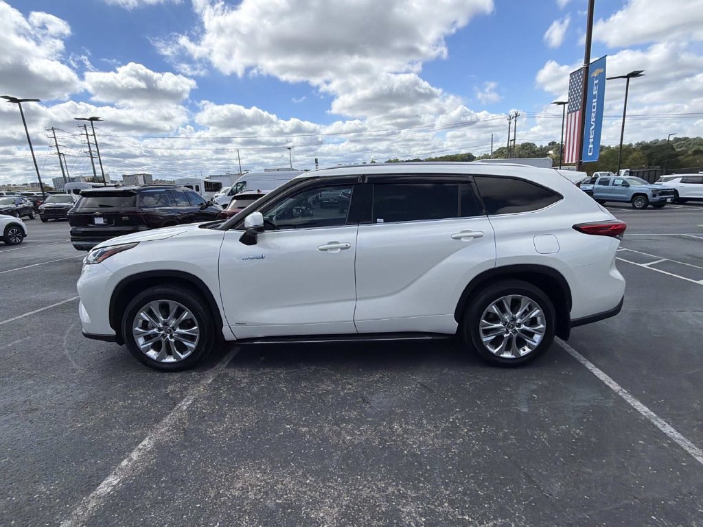 Used 2021 Toyota Highlander Limited AWD/4WD image 6