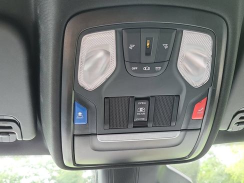 Used 2025 RAM 1500 Tradesman AWD/4WD image 18