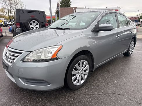 Used 2013 Nissan Sentra SV image 2