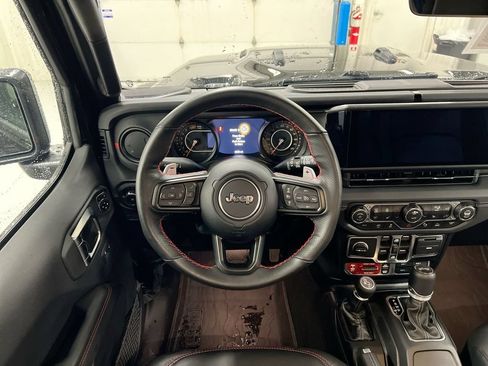 Used 2026 Jeep Wrangler Unlimited Rubicon 392 w/ Quick Order Package 27X Moab AWD/4WD image 11