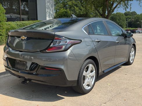 Used 2017 Chevrolet Volt LT w/ Comfort Package FWD image 8