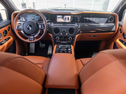 Certified 2025 Rolls-Royce Cullinan Black Badge w/ Leather Finishing Pack AWD/4WD image 41
