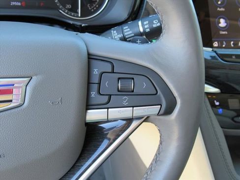 Used 2023 Cadillac XT6 Premium Luxury image 18