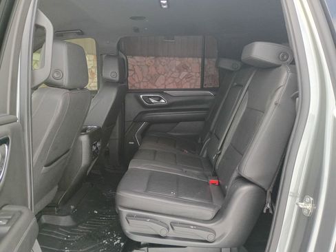 Used 2022 Chevrolet Suburban Z71 image 29