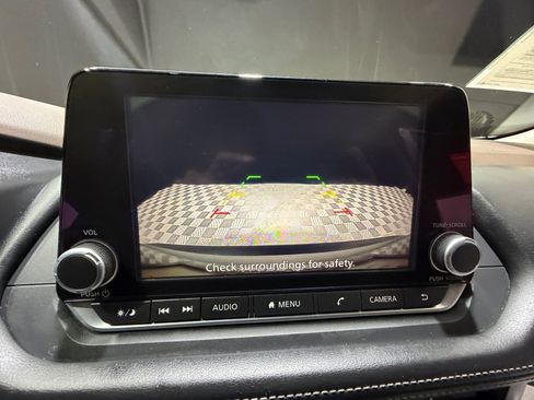 Used 2023 Nissan Rogue SV image 29