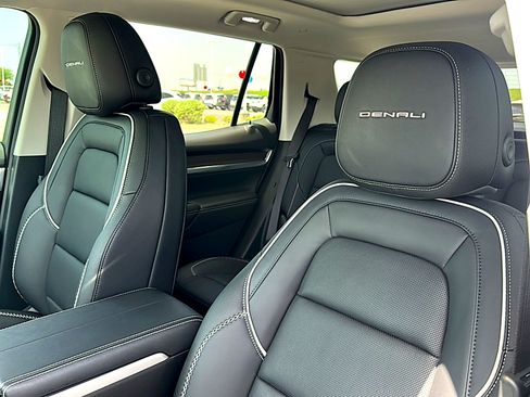 Used 2026 GMC Terrain Denali AWD/4WD image 14