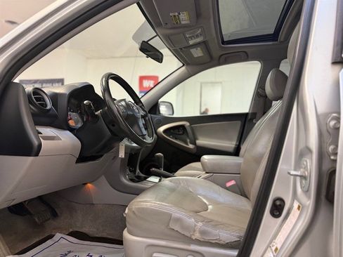 Used 2007 Toyota RAV4 Limited image 10