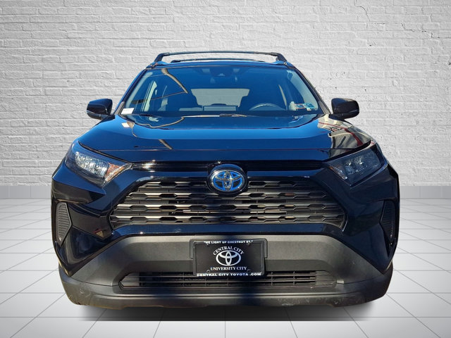 Used 2021 Toyota RAV4 LE AWD/4WD image 2