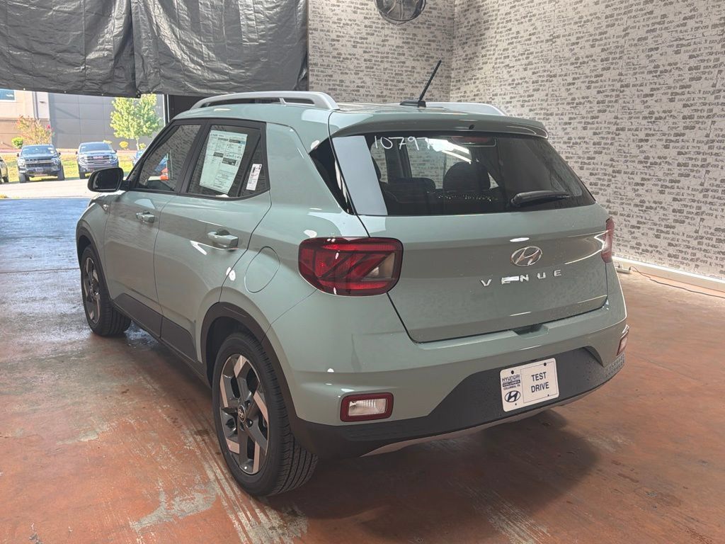 New 2026 Hyundai Venue SEL FWD image 5