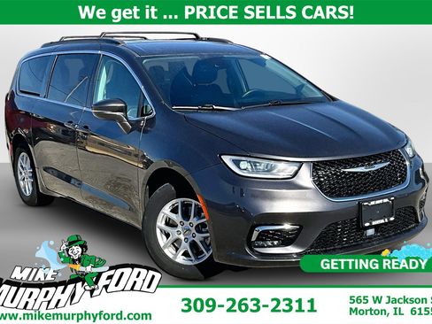 Used 2022 Chrysler Pacifica Touring-L FWD image 1