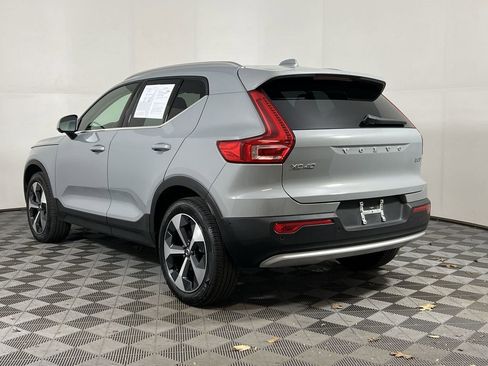 Certified 2025 Volvo XC40 B5 Plus image 8