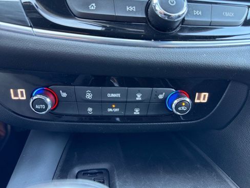 Used 2020 Buick Enclave Essence w/ Sport Touring Edition FWD image 23