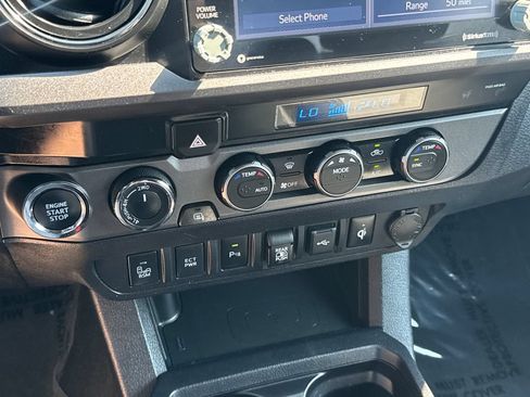 Used 2023 Toyota Tacoma TRD Off-Road w/ Technology Package AWD/4WD image 27