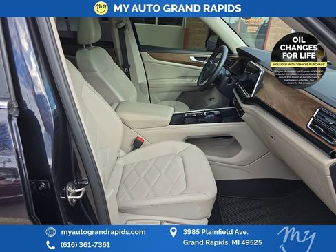 Used 2024 Volkswagen Atlas SE image 21