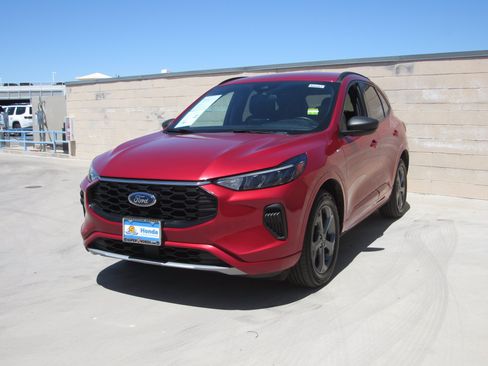 Used 2024 Ford Escape ST-Line AWD/4WD image 1