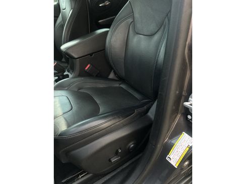 Used 2022 Jeep Cherokee Latitude Lux w/ Sun & Sound Group AWD/4WD image 18
