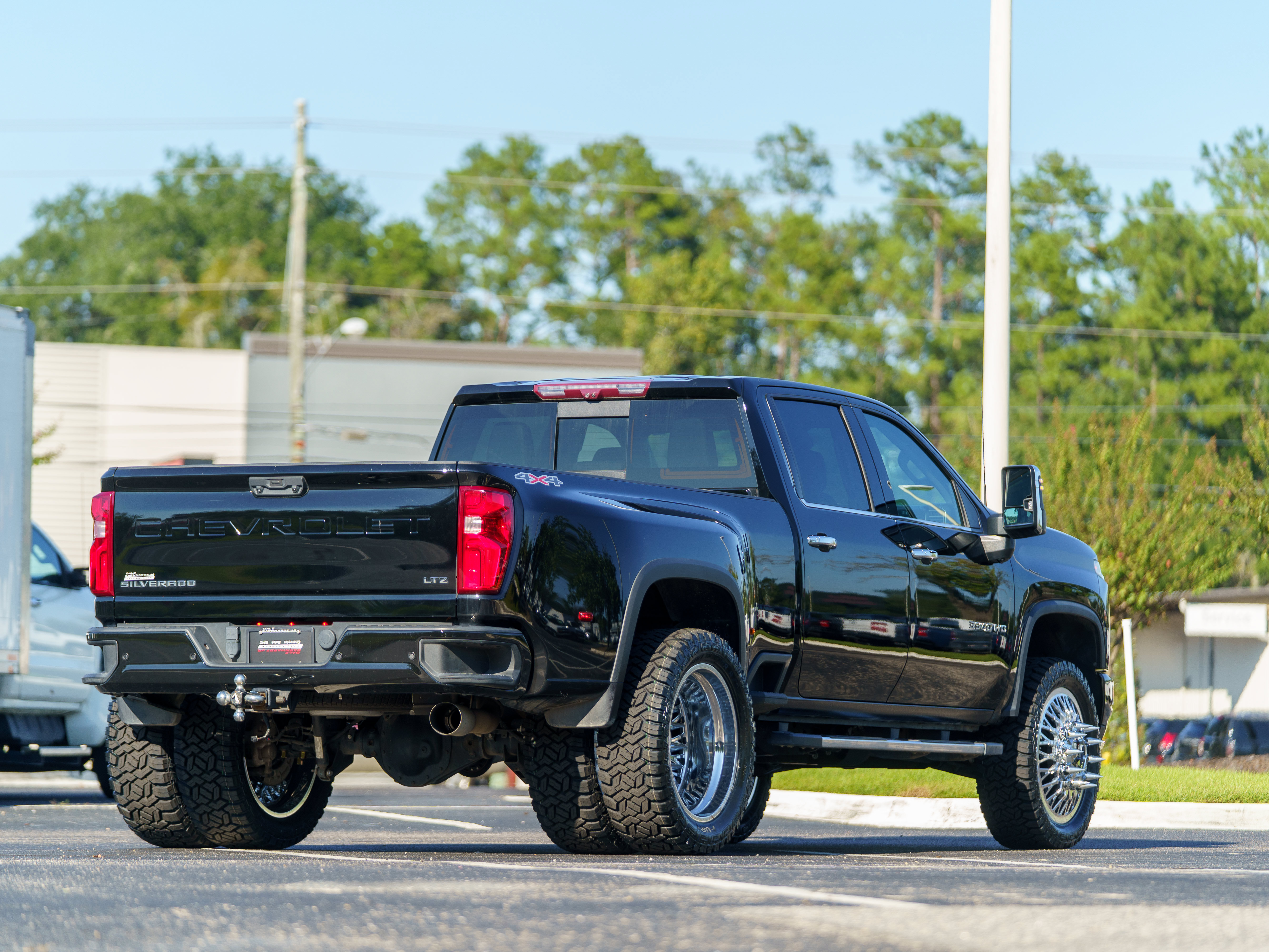 Used 2024 Chevrolet Silverado 3500 LTZ AWD/4WD image 45