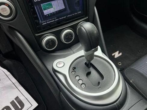 Used 2015 Nissan 370Z Coupe RWD image 24