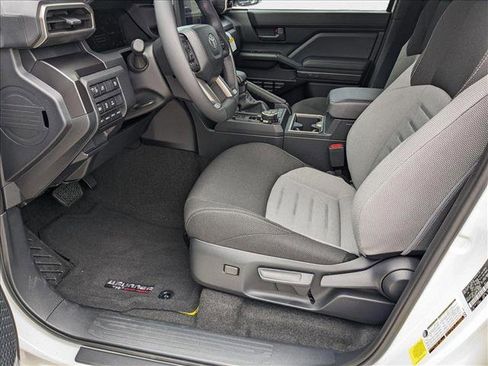 New 2025 Toyota 4Runner 4WD image 4