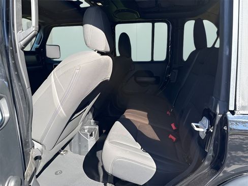 Used 2018 Jeep Wrangler Unlimited Sport image 35