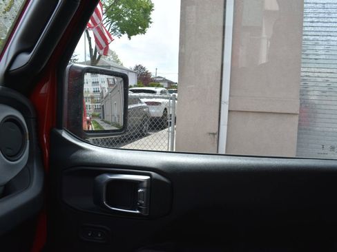 Used 2025 Jeep Wrangler Unlimited Sport AWD/4WD image 19