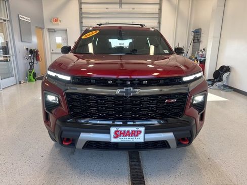 Used 2024 Chevrolet Traverse Z71 image 4