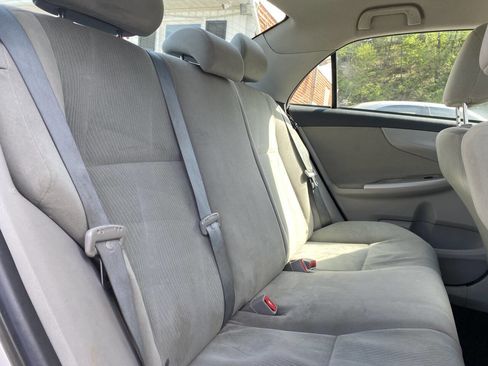 Used 2012 Toyota Corolla LE image 19