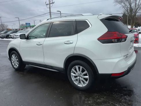 Used 2018 Nissan Rogue SV image 6