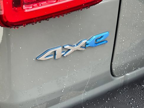 Used 2023 Jeep Wrangler Sahara image 8