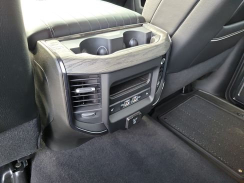 Used 2025 RAM 2500 Limited AWD/4WD image 16