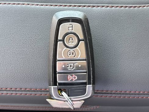 Used 2025 Ford Expedition Active AWD/4WD image 43