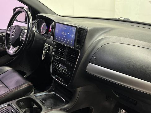 Used 2019 Dodge Grand Caravan GT image 18