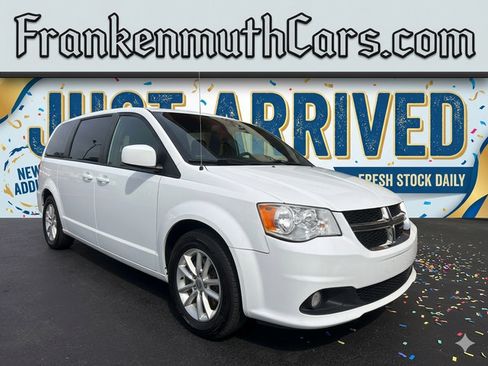 Used 2020 Dodge Grand Caravan SE FWD image 1