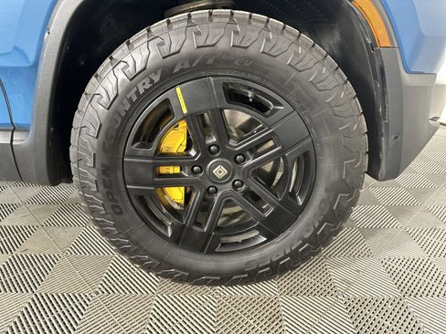 Used 2022 Rivian R1T Launch Edition image 11