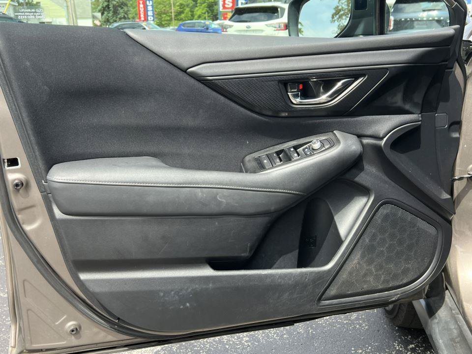 Used 2024 Subaru Outback Premium AWD/4WD image 13
