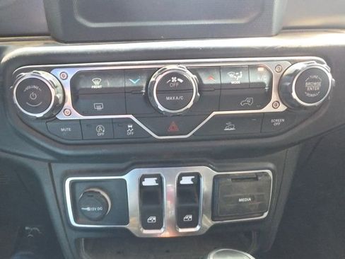 Used 2022 Jeep Wrangler Sport AWD/4WD image 24