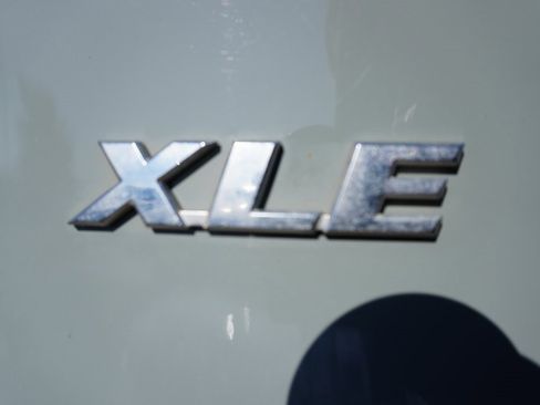 Used 2023 Toyota RAV4 XLE Premium image 34