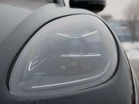 New 2025 Porsche Macan S image 6