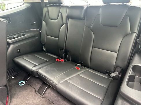 Used 2025 Kia Telluride LX FWD image 9