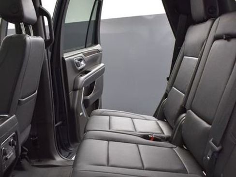 Used 2021 Chevrolet Tahoe Z71 w/ Luxury Package image 8